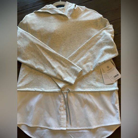 Athleta Tops - NWT Athleta Gallery Hoodie Top - Ladies size Medium